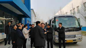 河北省委常委、常务副省长袁桐利日前到亮克威泽调研考察